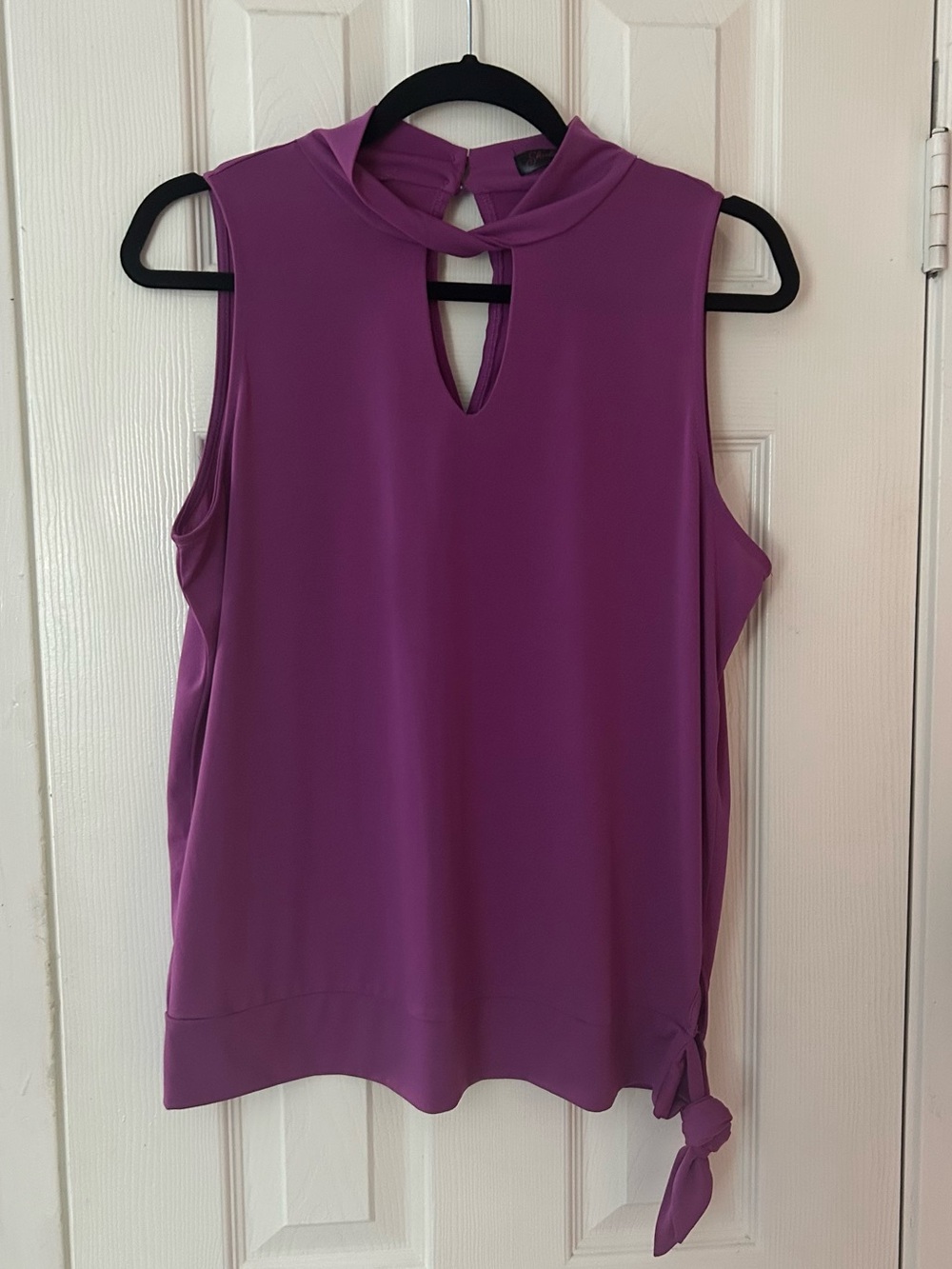 Sheila Rose Sleeveless Keyhole Tie-Hem Top - Purple, size L